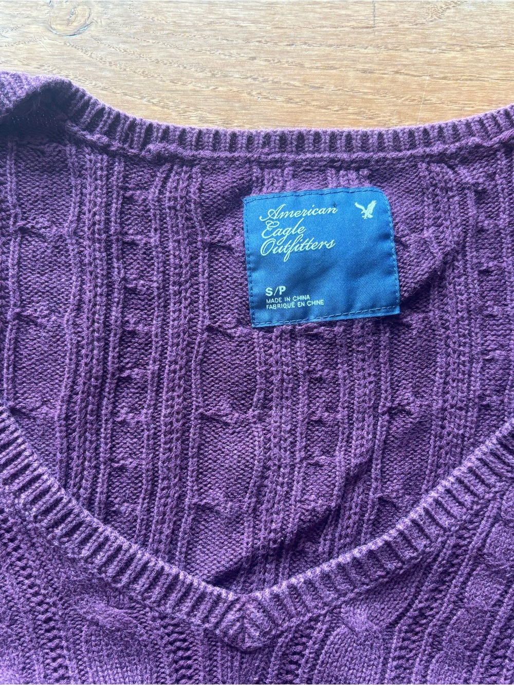 Y2K American Eagle Outfitters Plum Cable-Knit V-Neck Sweater - Picture 3 of 3